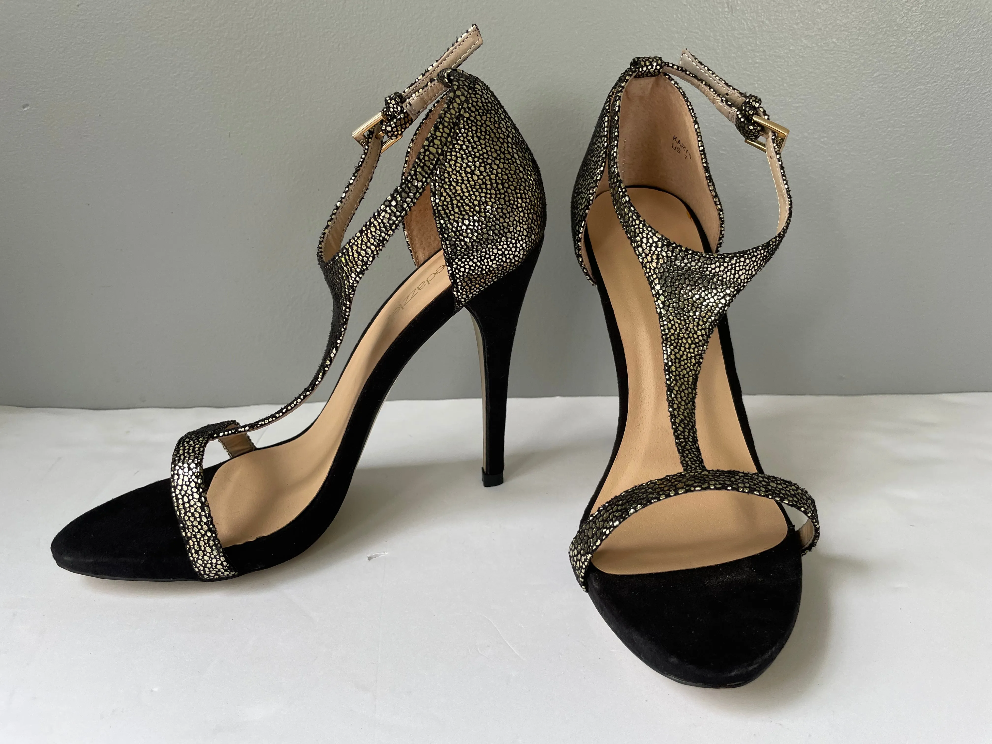 New Womens Shoedazzle Black & Gold Shimmer Stiletto Sandal High Heel Ankle Strap Size 7 Sexy